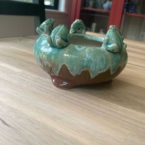 Pottery frog bowl/planter